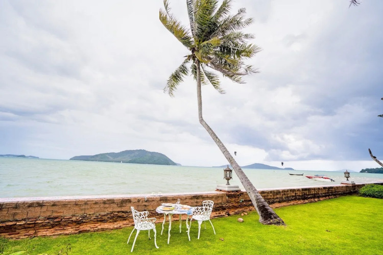 royal thai villas phuket