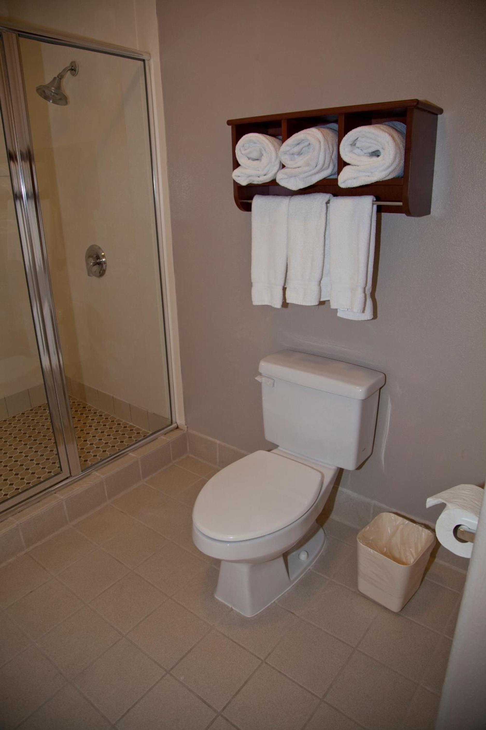 holiday inn express and suites san pablo richmond area