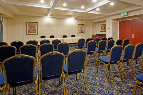 holiday inn express and suites san pablo richmond area
