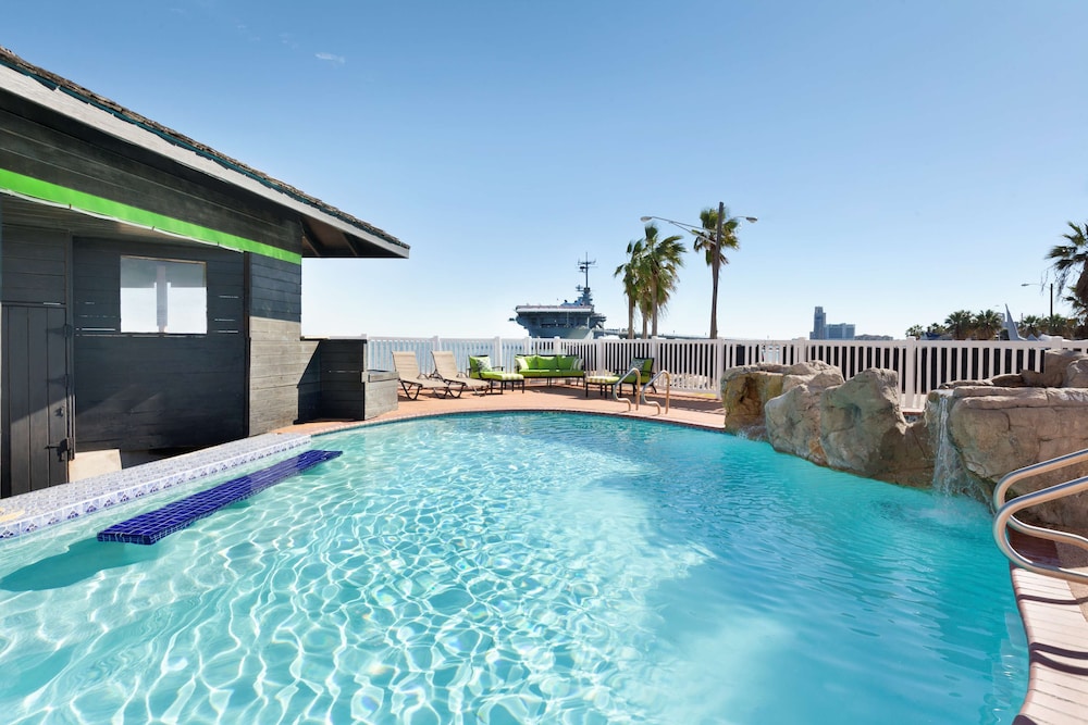 doubletree by hilton corpus christi beachfront