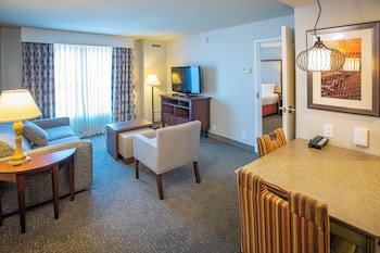 pensacola suites hotel