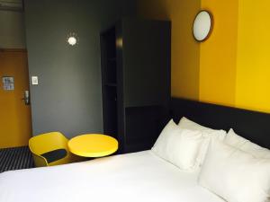 ibis styles marseille vieux port hotel adults only