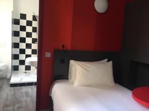 ibis styles marseille vieux port hotel adults only