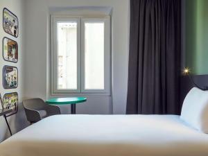 ibis styles marseille vieux port hotel adults only