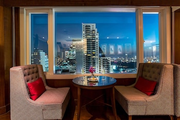 hilton bangkok grande asoke