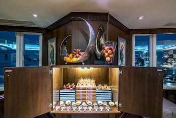 hilton bangkok grande asoke