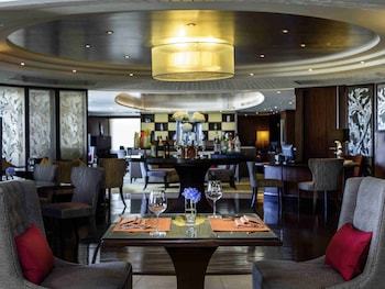 hilton bangkok grande asoke