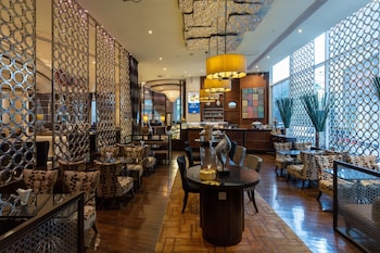 hilton bangkok grande asoke