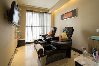 hilton bangkok grande asoke