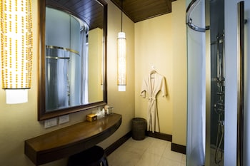hilton bangkok grande asoke