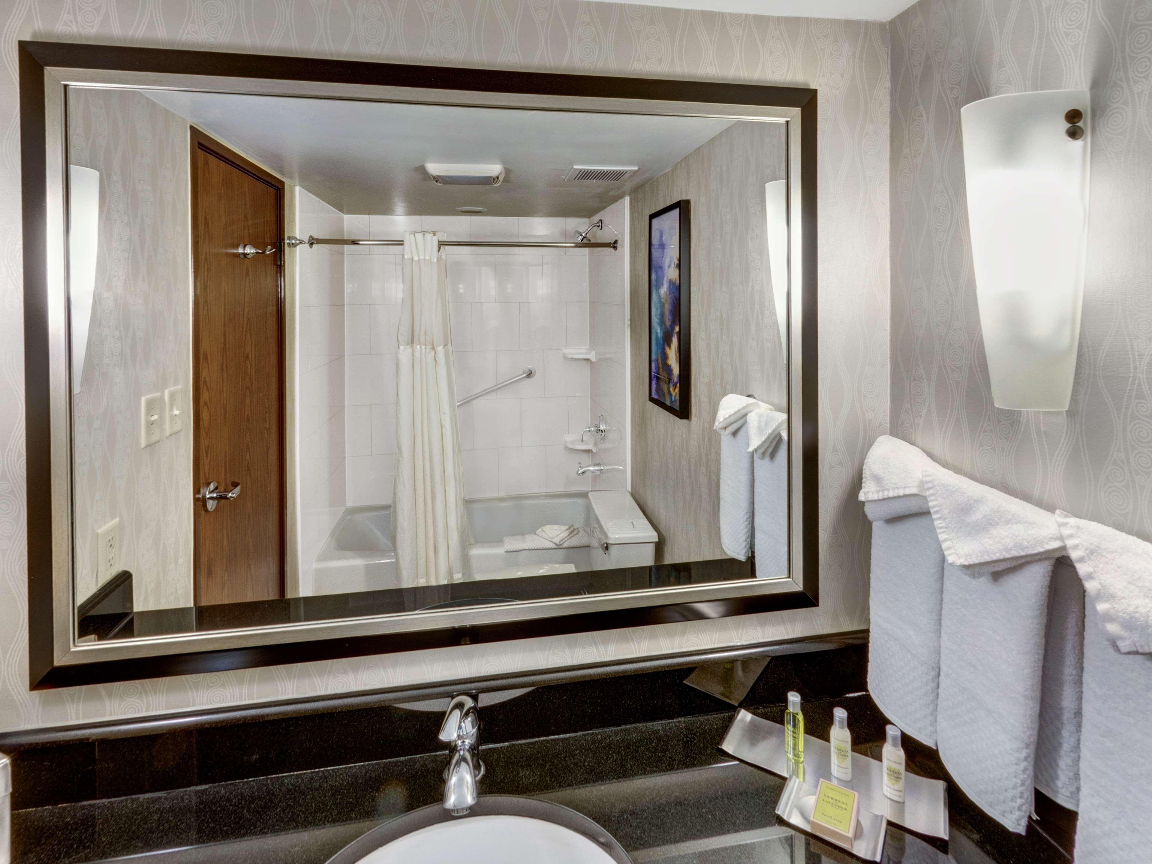 doubletree by hilton hotel wichita airport