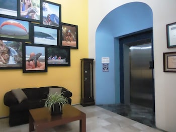 hotel concierge plaza colima