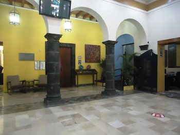 hotel concierge plaza colima