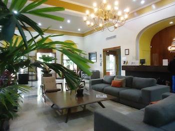 hotel concierge plaza colima