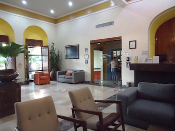 hotel concierge plaza colima