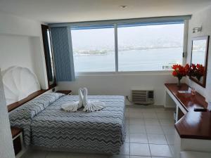 Hotel Aristos Acapulco,Costera Acapulco>>Acapulco,3 star