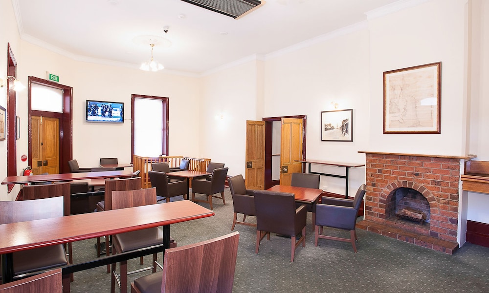 the standpipe golf motor inn