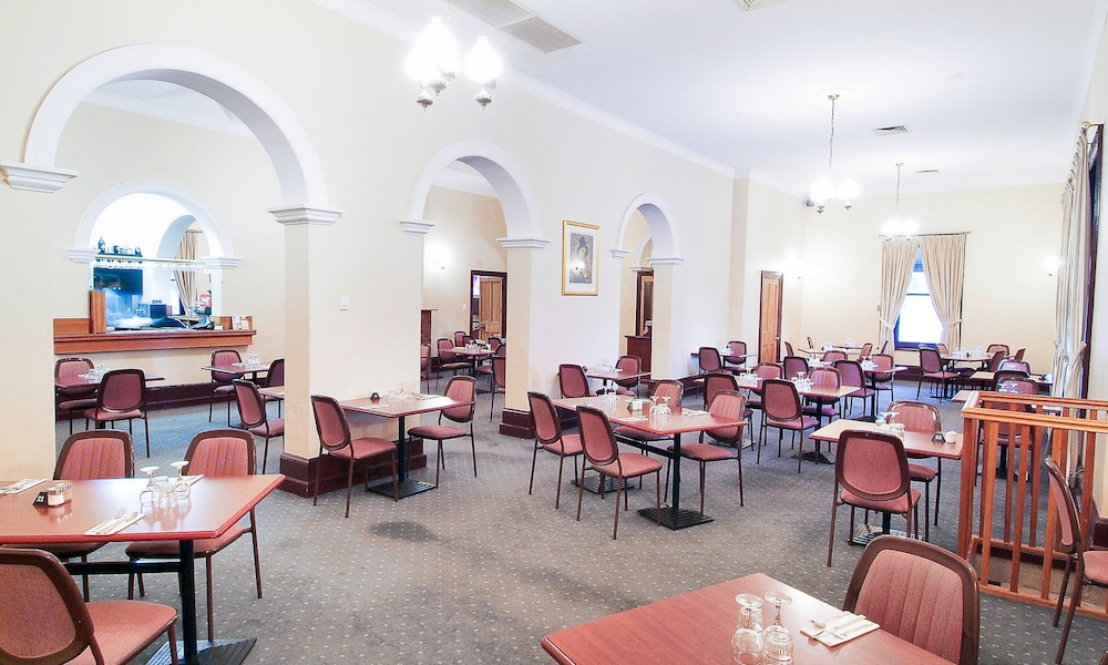 the standpipe golf motor inn