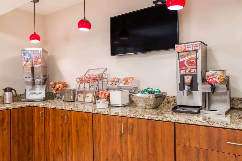 super 8 by wyndham germantown milwaukee