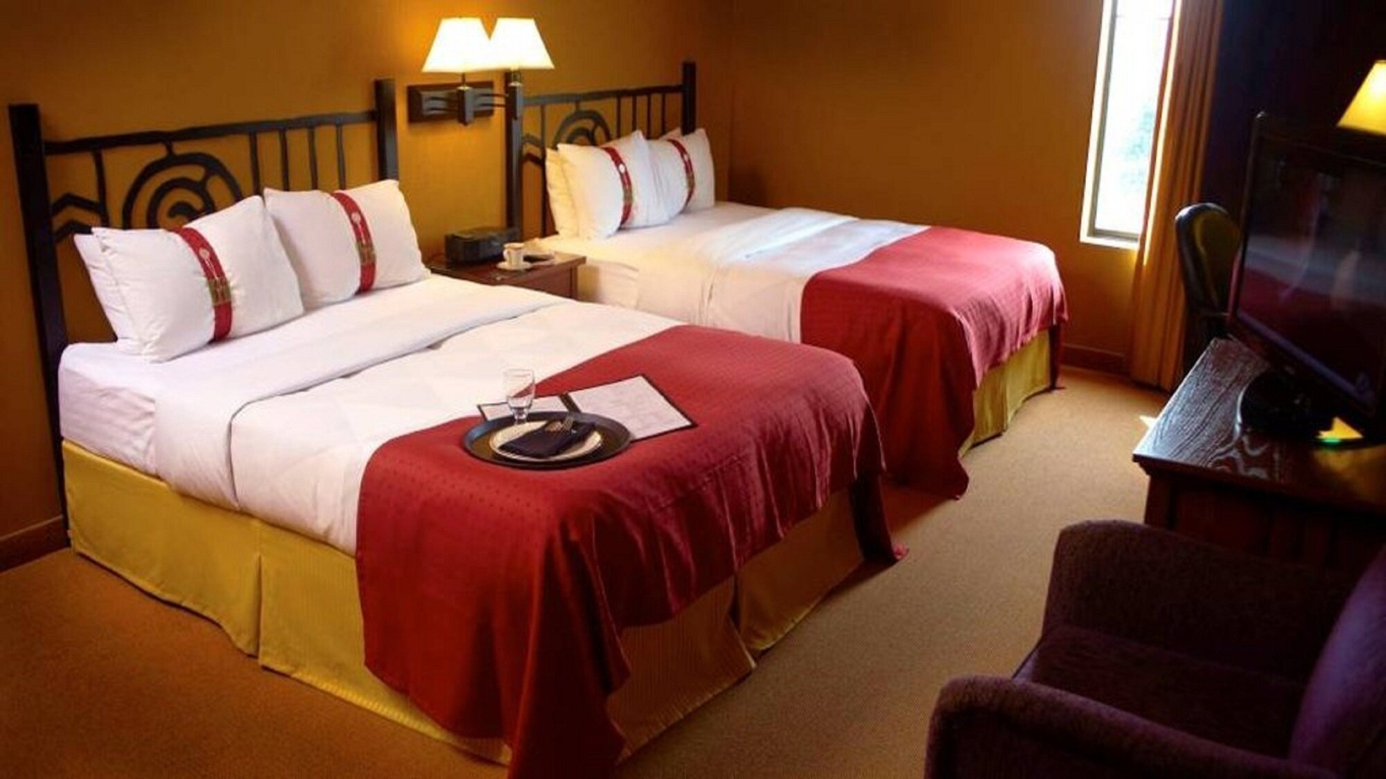 holiday inn pewaukee milwaukee west by ihg