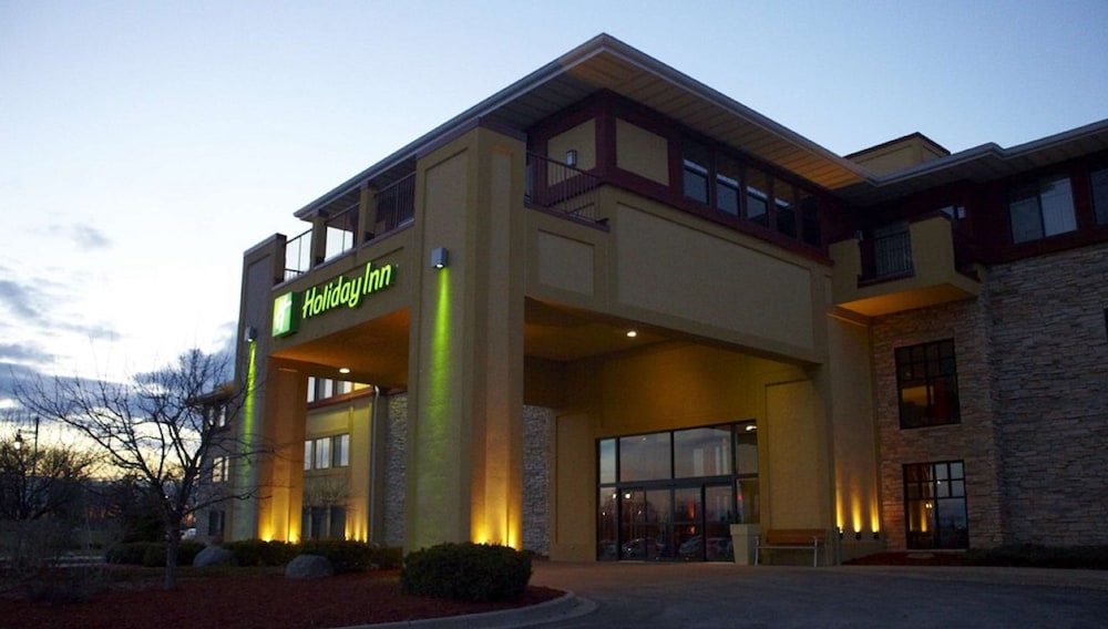 holiday inn pewaukee milwaukee west by ihg