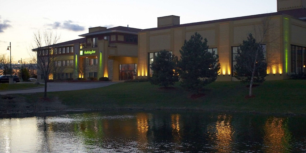 holiday inn pewaukee milwaukee west by ihg