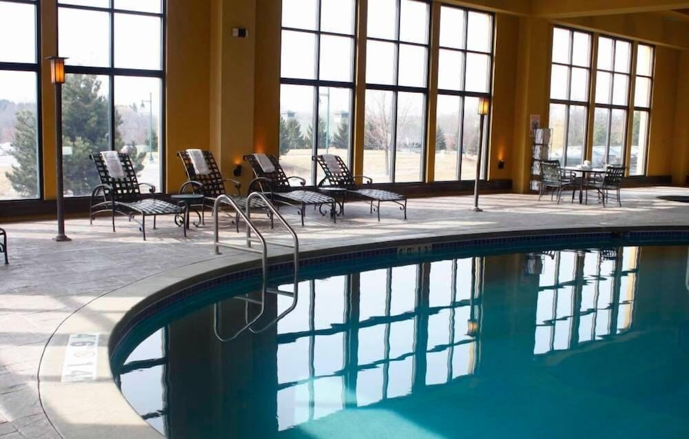 holiday inn pewaukee milwaukee west by ihg