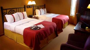 holiday inn pewaukee milwaukee west by ihg