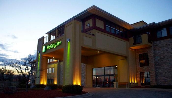 holiday inn pewaukee milwaukee west by ihg