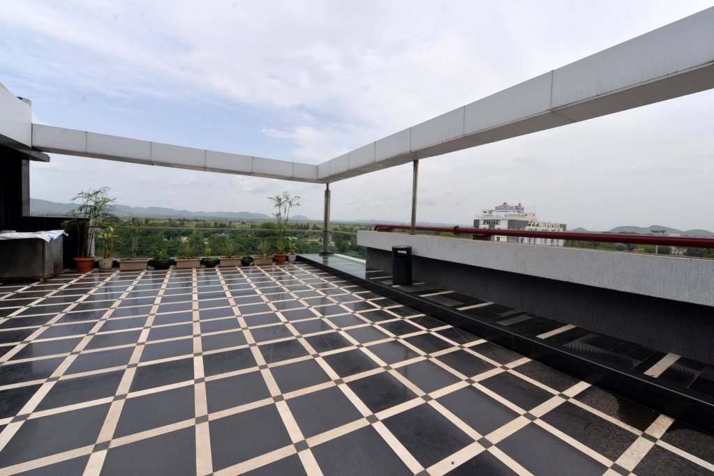 The Kay Hotel,,3 star