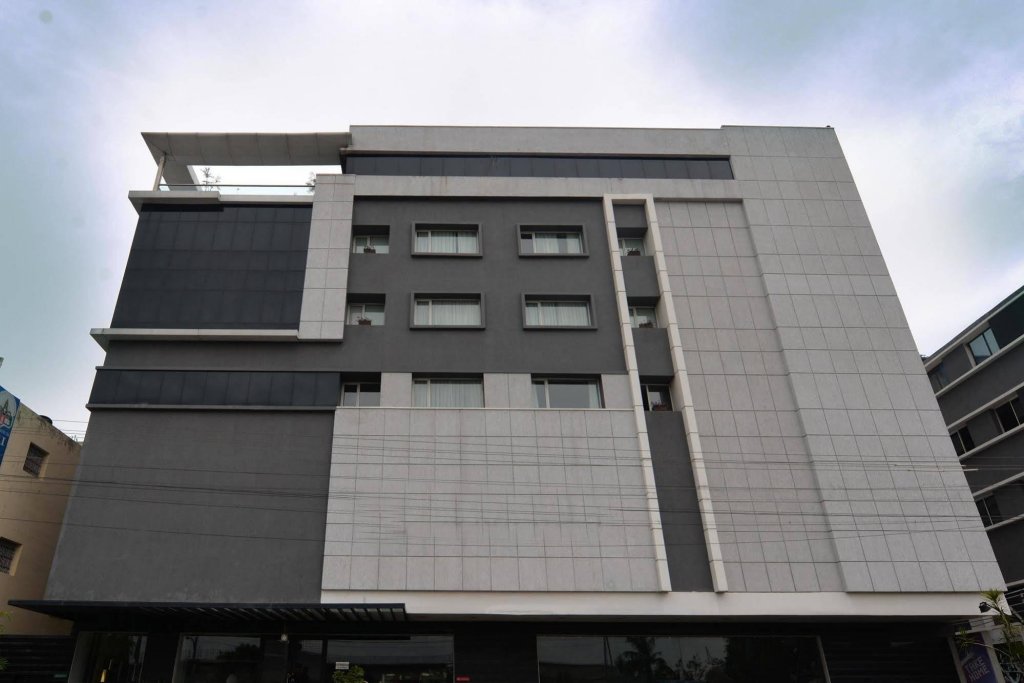 The Kay Hotel,,3 star