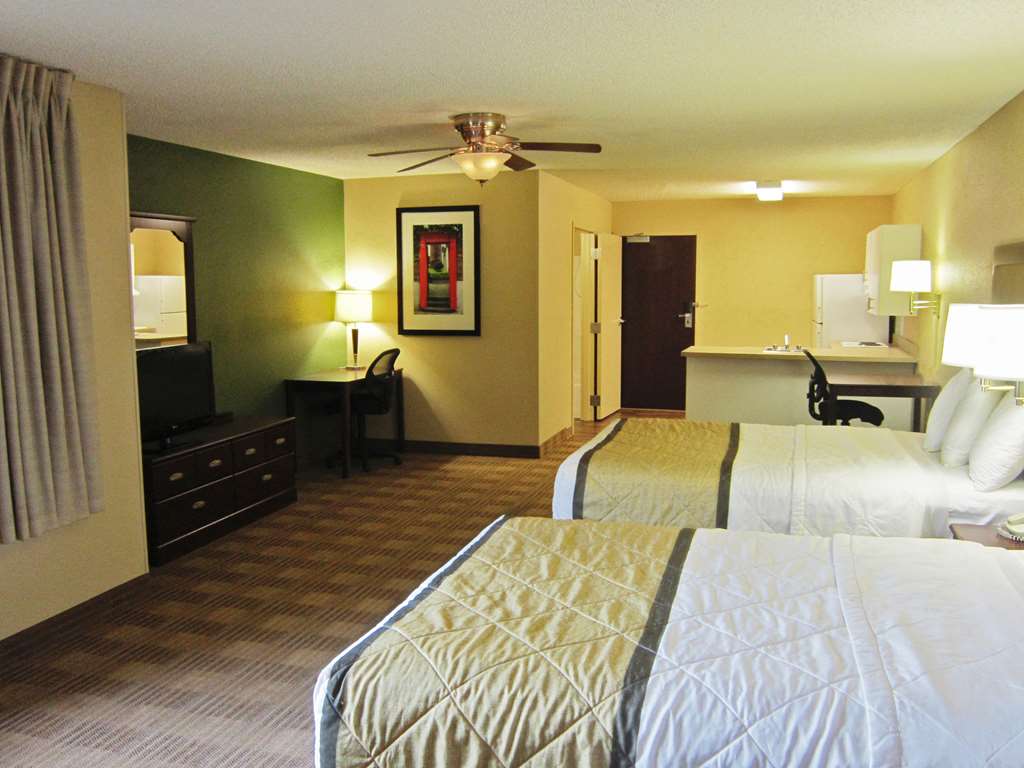 extended stay america select suites milwaukee waukesha