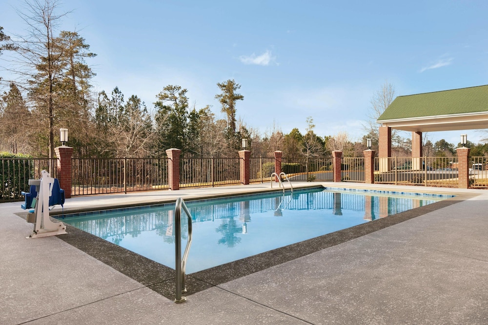 four points by sheraton raleigh arena