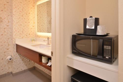 holiday inn hotel and suites raleigh cary by ihg