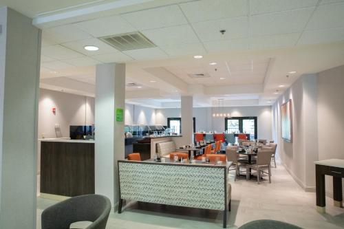 holiday inn hotel and suites raleigh cary by ihg