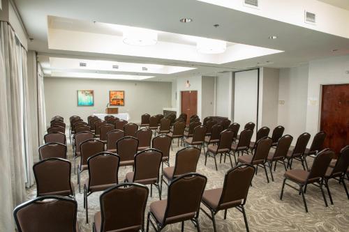 holiday inn hotel and suites raleigh cary by ihg