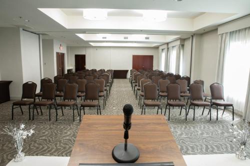 holiday inn hotel and suites raleigh cary by ihg