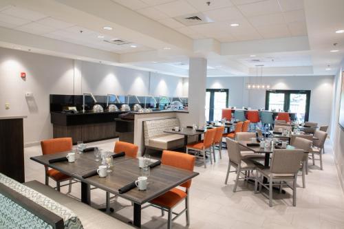 holiday inn hotel and suites raleigh cary by ihg