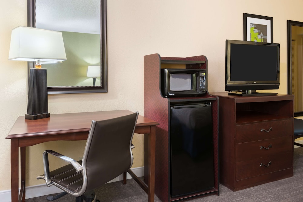hampton inn raleigh cary