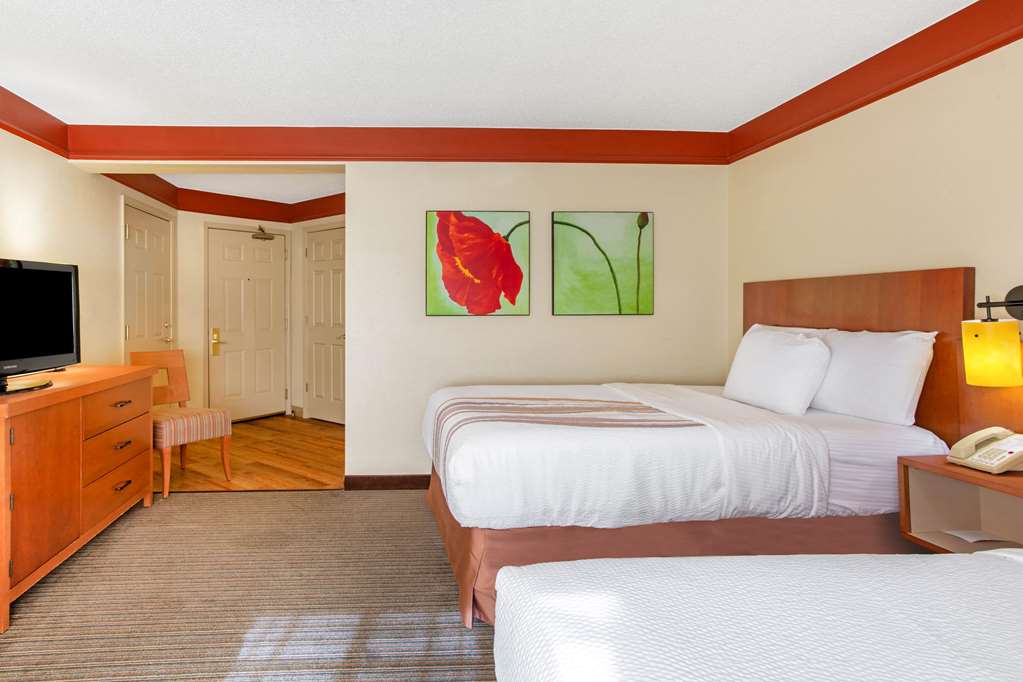 la quinta inn and suites by wyndham raleigh cary