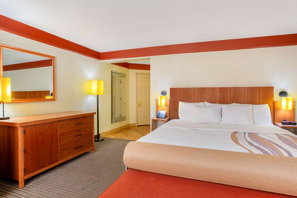 la quinta inn and suites by wyndham raleigh cary