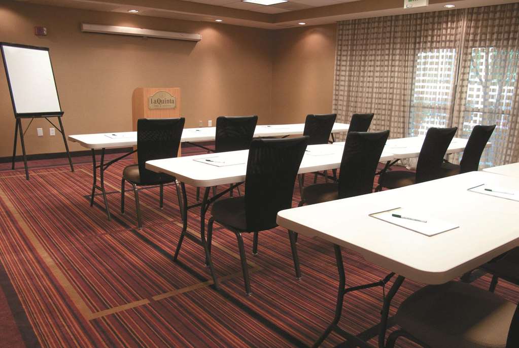 la quinta inn and suites by wyndham raleigh cary