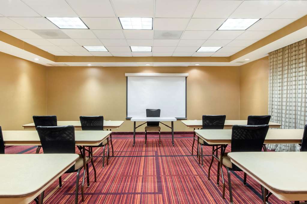 la quinta inn and suites by wyndham raleigh cary