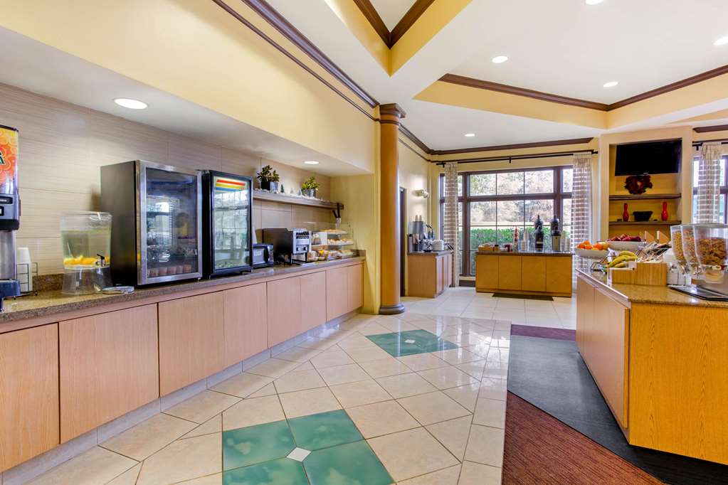 la quinta inn and suites by wyndham raleigh cary