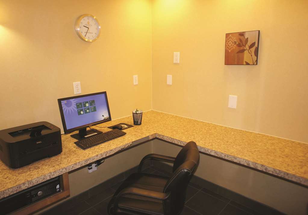 la quinta inn and suites by wyndham raleigh cary