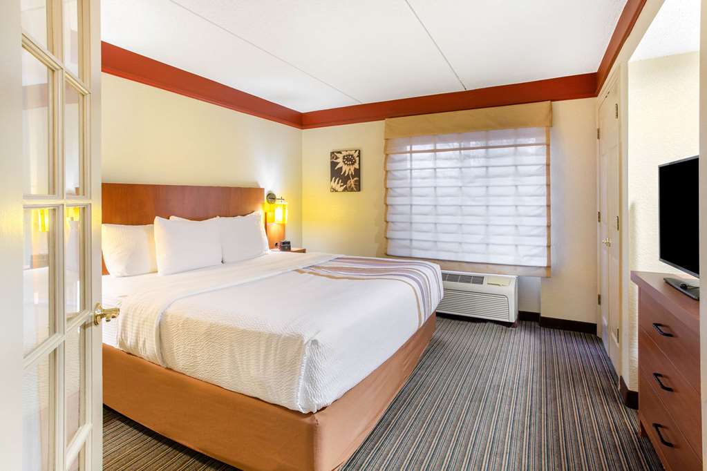 la quinta inn and suites by wyndham raleigh cary