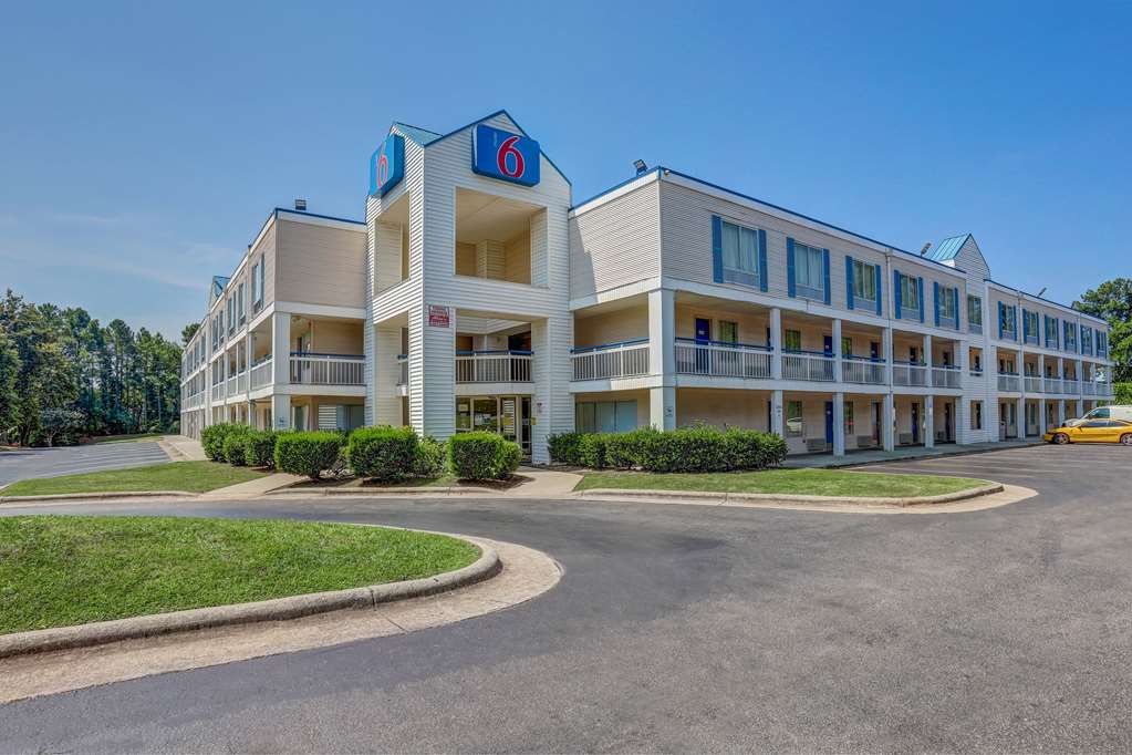 motel 6 raleigh nc north