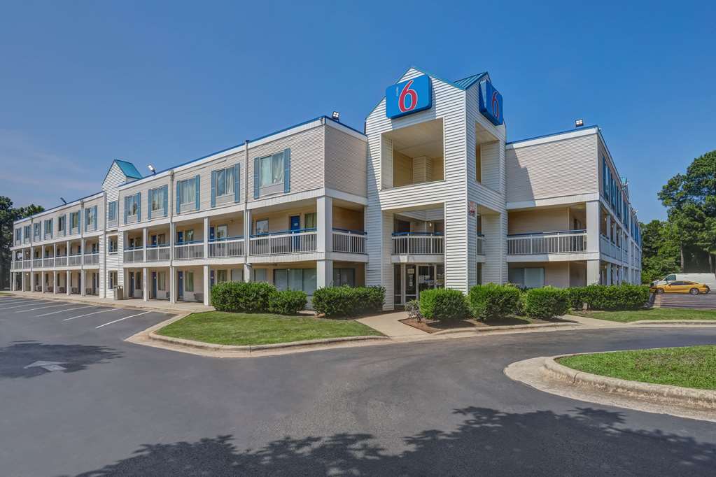 motel 6 raleigh nc north