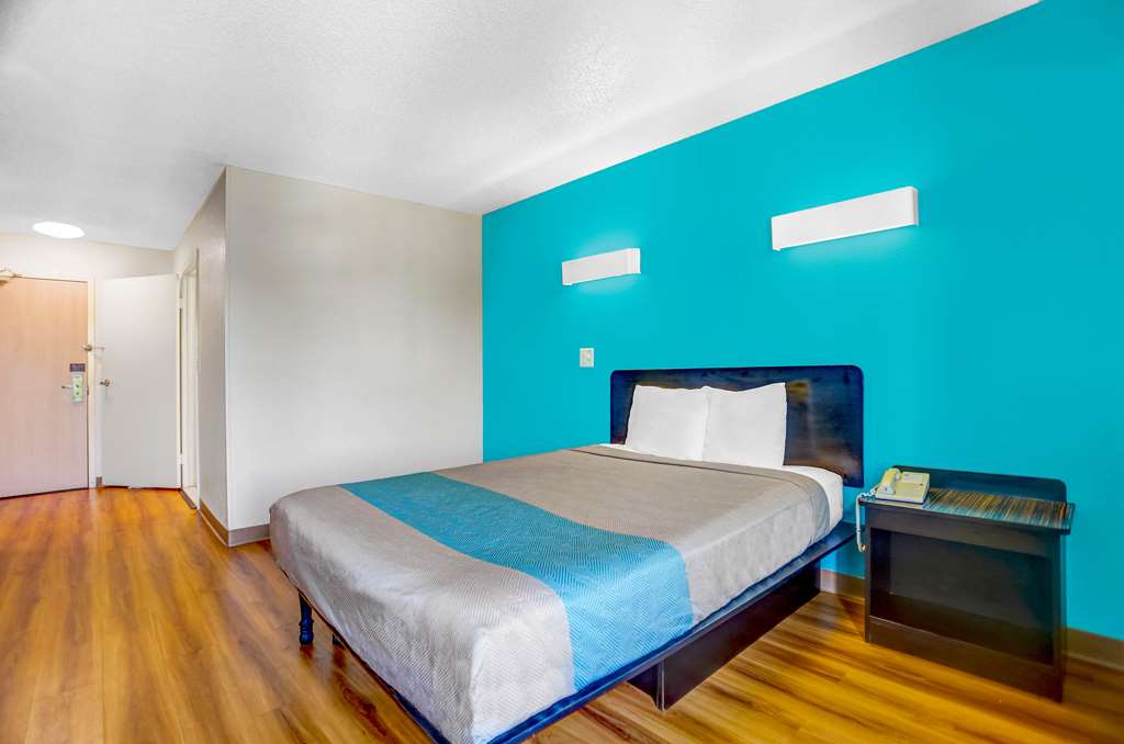motel 6 raleigh nc north