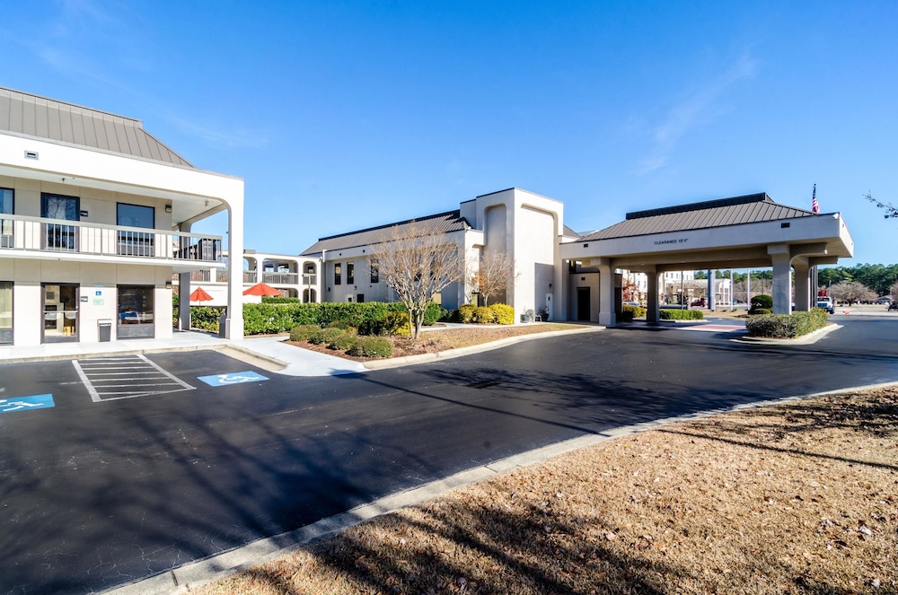 Quality Inn,Lumberton>>Fayetteville,3 star